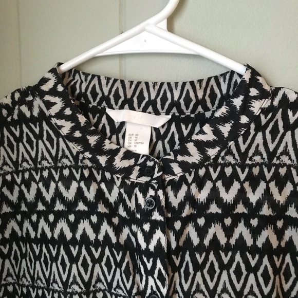 H&M Black and White Geometric Popover Shirt - Picture 2 of 4